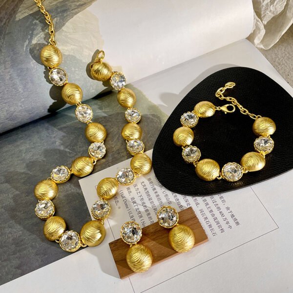 Women's Light Luxury Elegant Gold Necklace Middle-ancient Clavicle Chain - Image 5