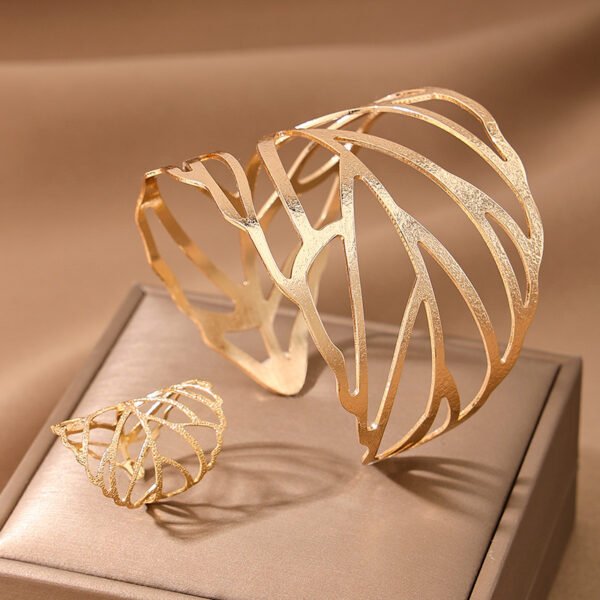 Creative Metal Design Sense Hollow Leaves Opening Ring Bracelet Suit - Image 2