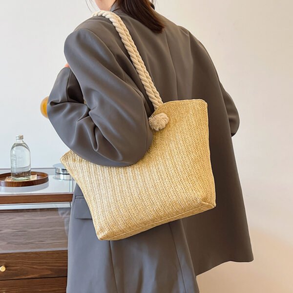 Women's Fashion Straw Large Capacity Shoulder Handbag - Image 3