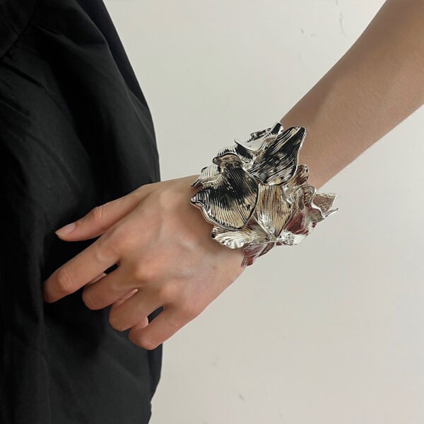 Gold Stitching Flower Bracelet Open Design Alloy Flower Bracelet - Image 7